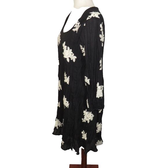 Indication Black Floral Embroidered Crinkle Fabric Dress Size Small - Picture 5 of 8